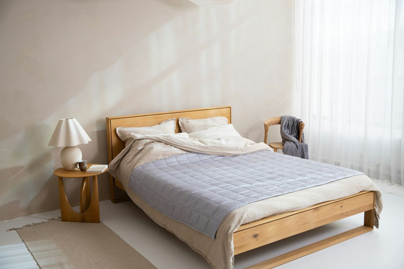 Lit fait et chambre prête pour l'arrivée